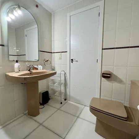 Primera Linea Con Piscina En Apartment