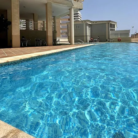 Primera Linea Con Piscina En Apartment