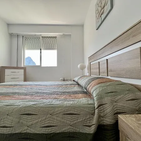 Primera Linea Con Piscina En Calpe