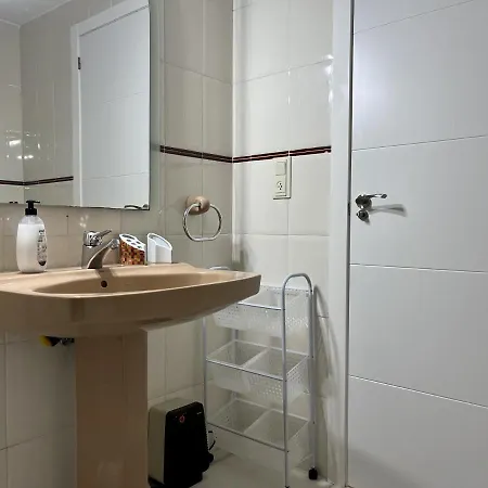 Primera Linea Con Piscina En Apartment